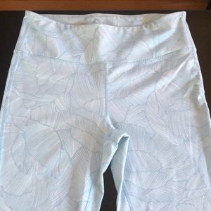 GAP active Capri 22” inseam